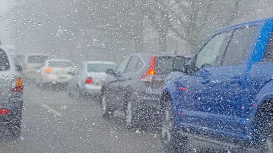 Multi-Vehicle Pileup During Early Snow